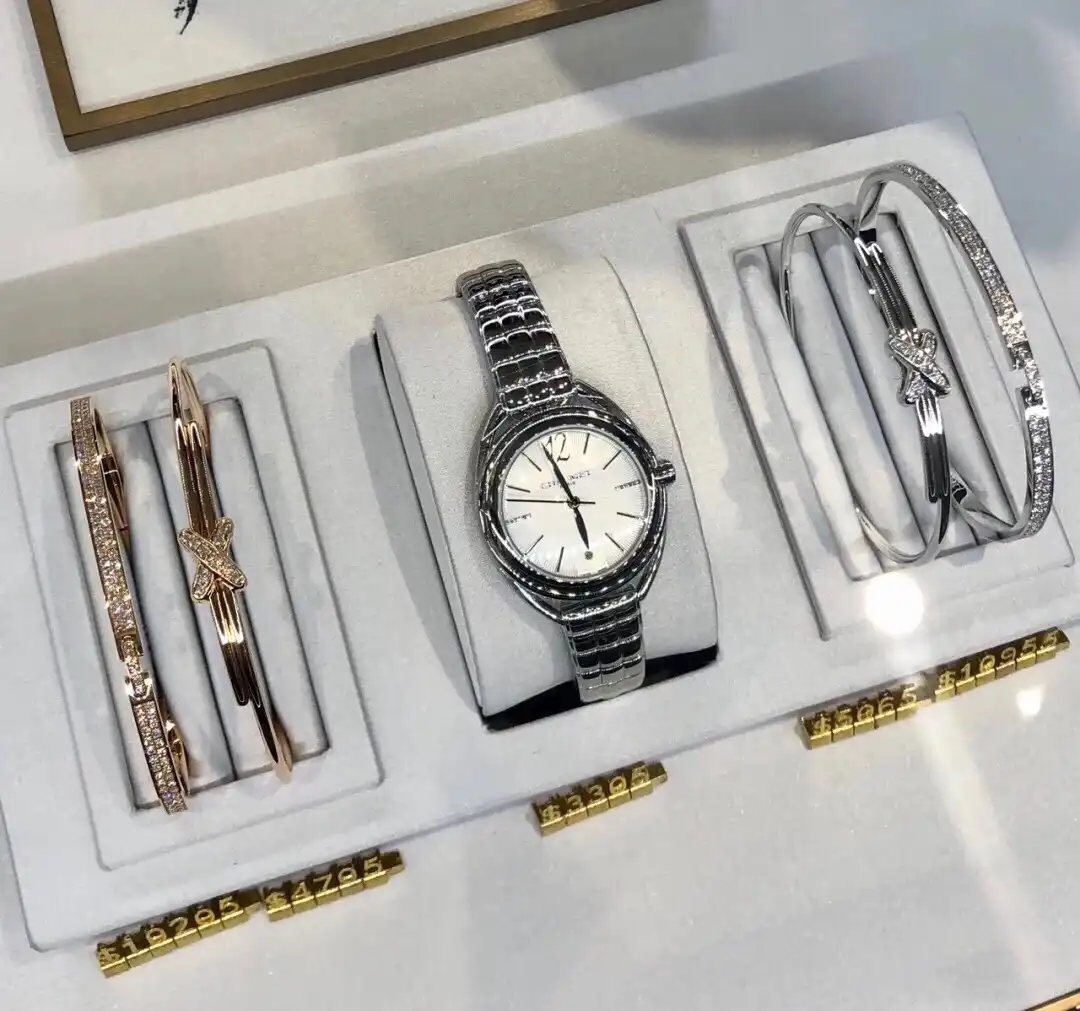 四叶草胸针定制图片展示