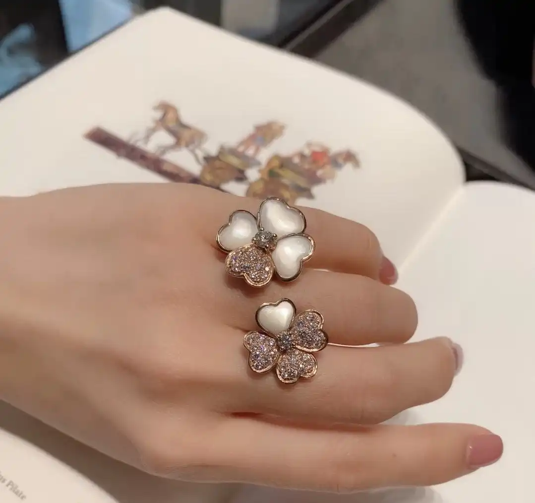 四叶草胸针定制图片展示