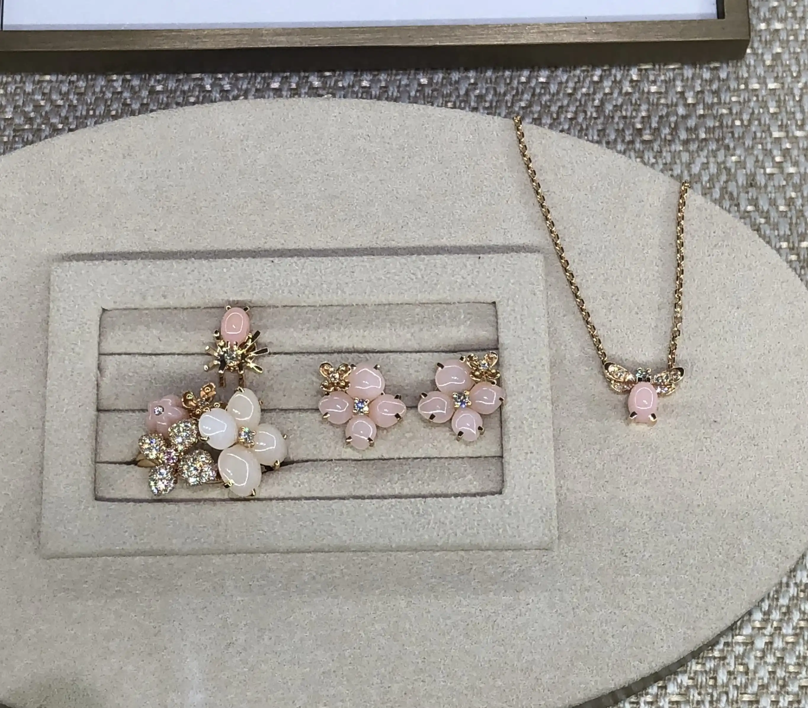 四叶草胸针定制图片展示
