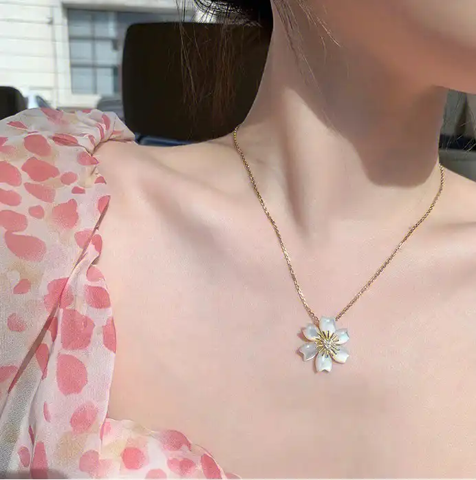 四叶草胸针定制图片展示